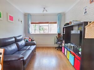 Eastmead Avenue, Greenford, UB6