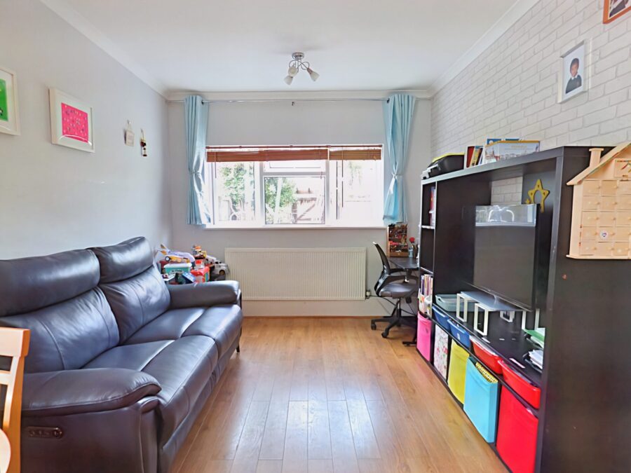 Eastmead Avenue, Greenford, UB6