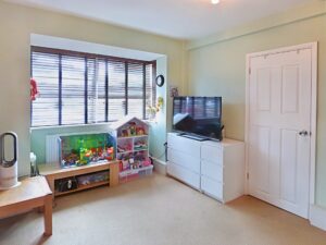 Eastmead Avenue, Greenford, UB6