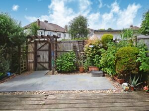 Eastmead Avenue, Greenford, UB6